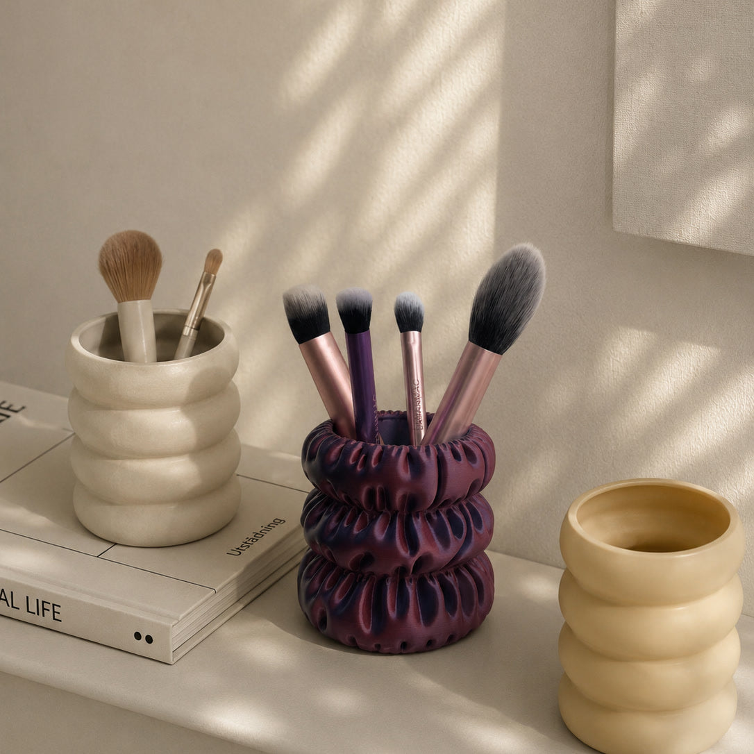 Puff Vanity Pot — colour-changing 3D printed makeup brush & desk holder