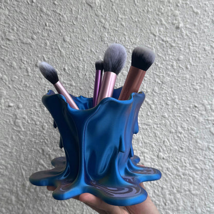 Melting Vanity Pot — colour-changing 3D printed makeup brush & desk holder