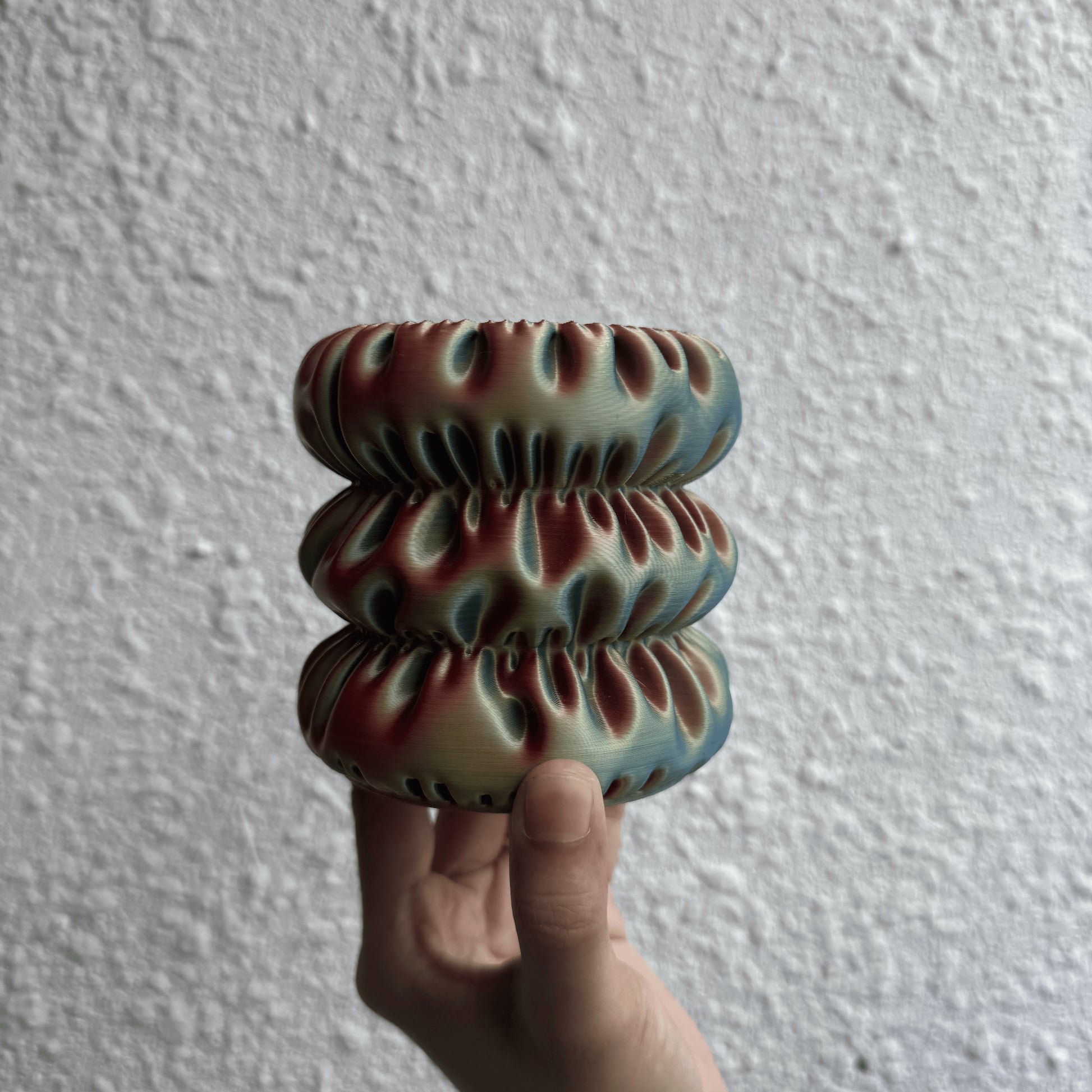 Puff Vanity Pot — colour-changing 3D printed makeup brush & desk holder