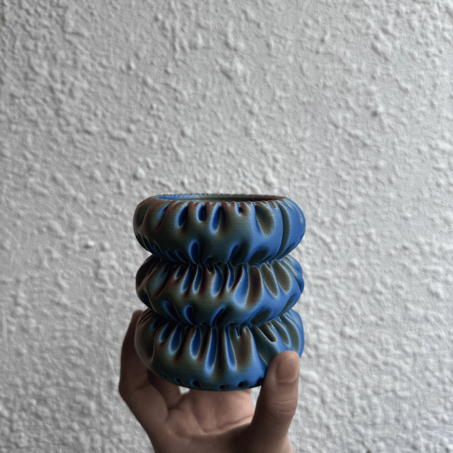 Puff Vanity Pot — colour-changing 3D printed makeup brush & desk holder