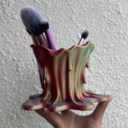 Melting Vanity Pot — colour-changing 3D printed makeup brush & desk holder