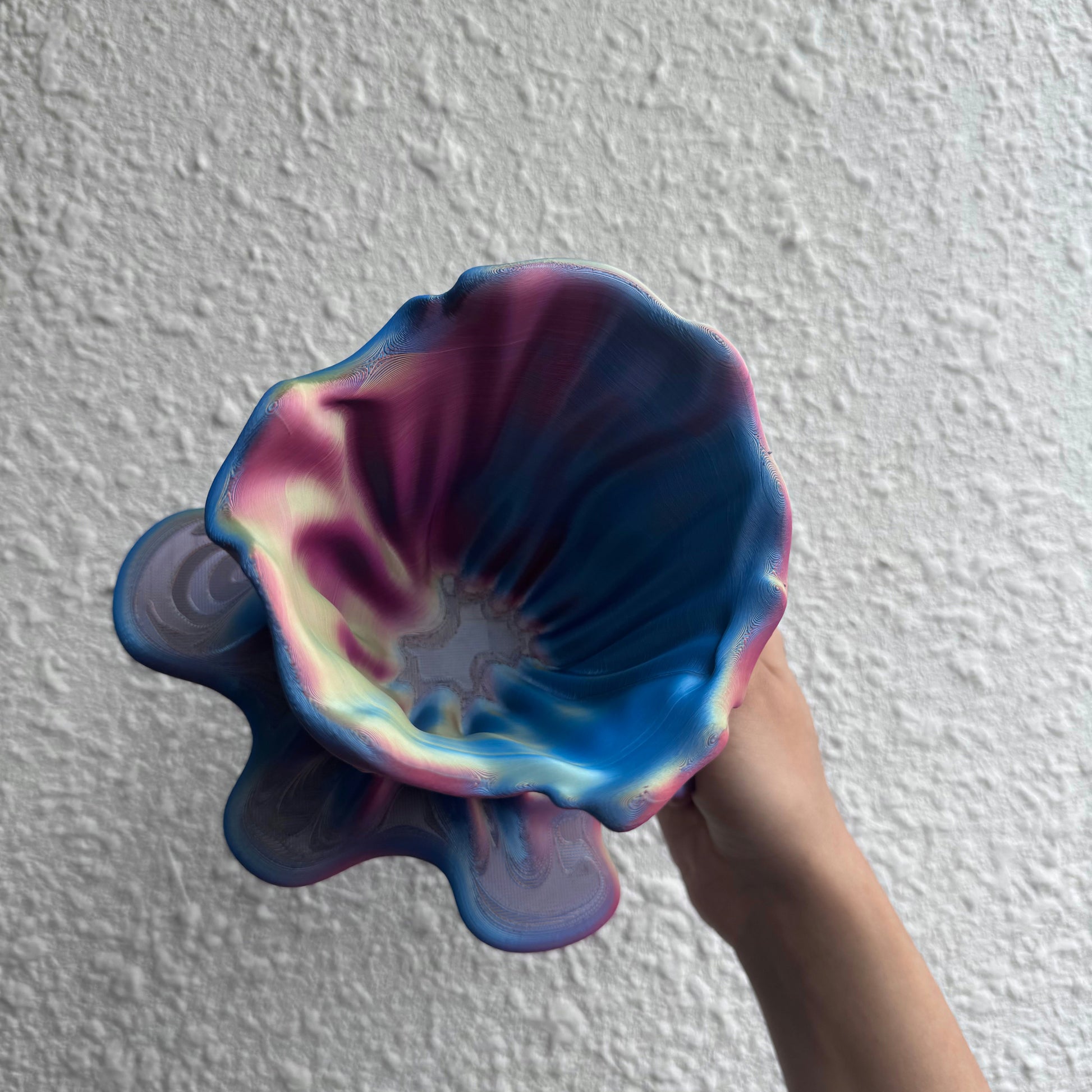 Melting Vanity Pot — colour-changing 3D printed makeup brush & desk holder