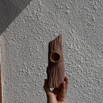 Trunklin Vase in hand