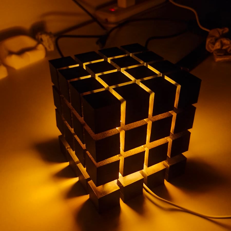 Rubrik Lamp — cube close-up