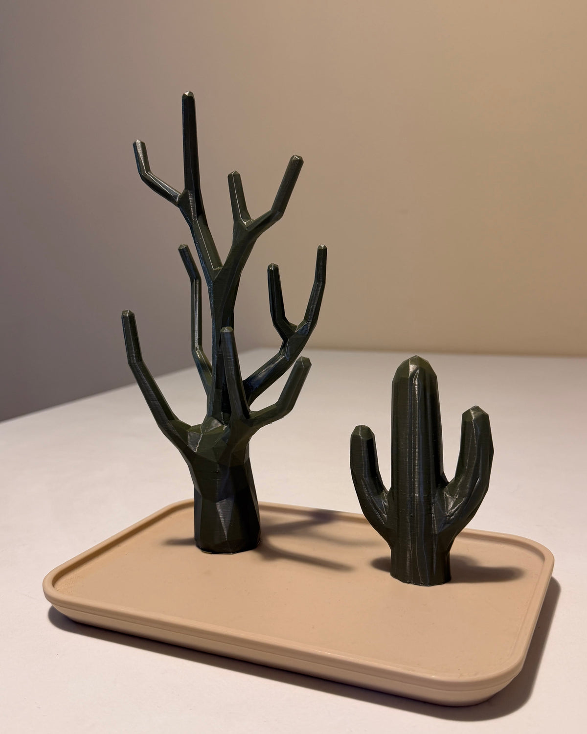 Succulent Jewellery Organiser in Olive
