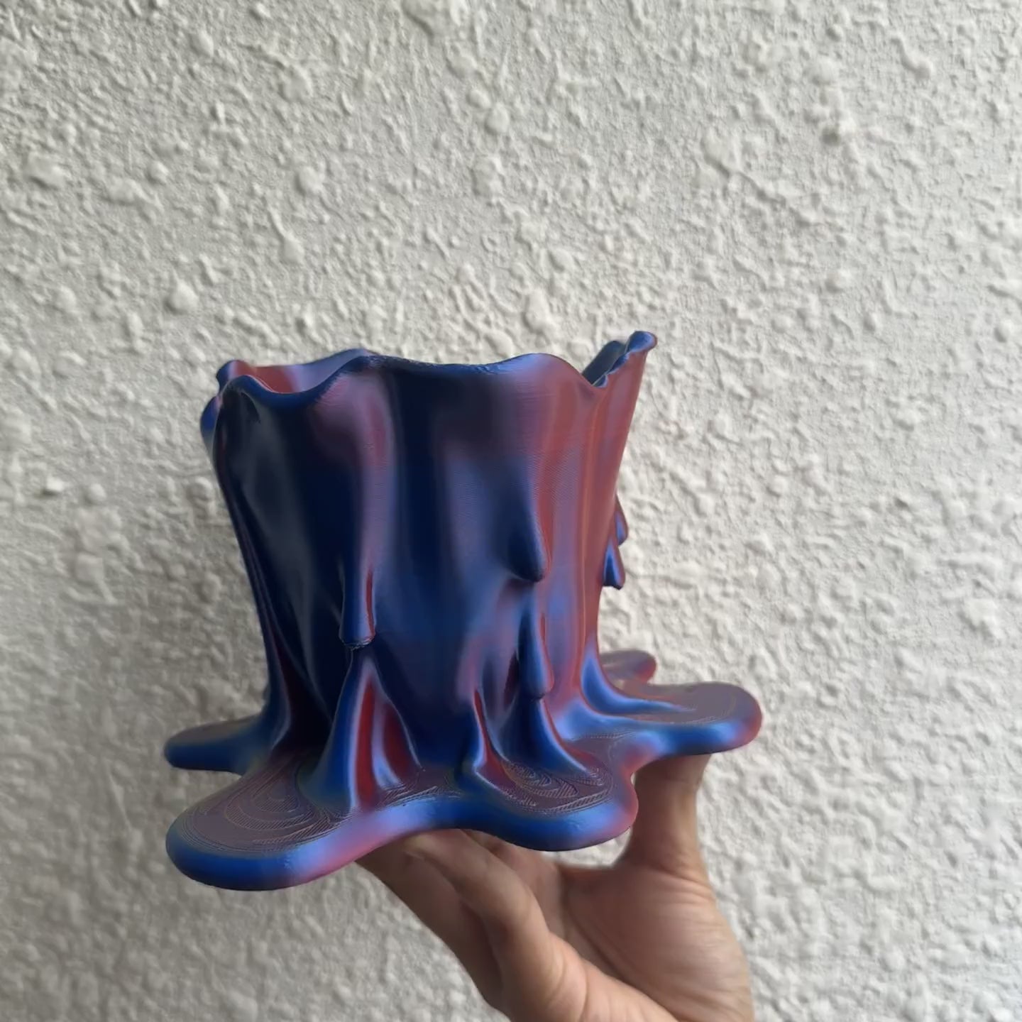 Melting Vanity Pot — colour-changing 3D printed makeup brush & desk holder