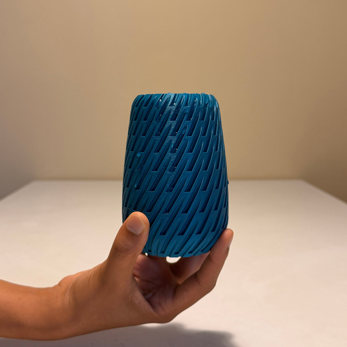 Sway Vase in blue