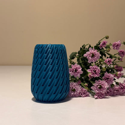 Sway Vase in blue