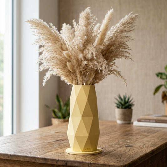 Odd. Geometric Vase Front